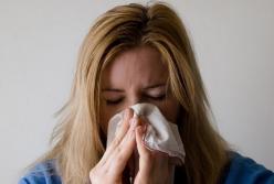 Врачи назвали главные ошибки при лечении насморка