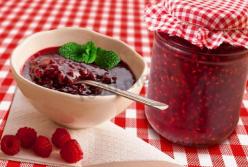 Почему полезно есть малиновое варенье