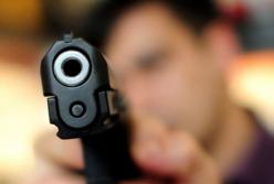 На Киевщине пьяный мужчина обстрелял магазин