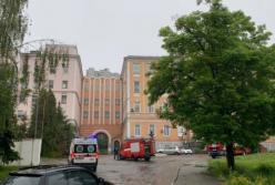 В Киеве произошел пожар в Александровской больнице (фото)