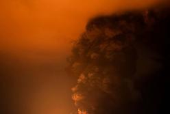 Крим не спить: потужні вибухи, блекаут, мінус нафтовий термінал і електропідстанції (відео)