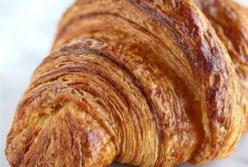 Круассаны с “особой” начинкой передали в запорожский СИЗО 