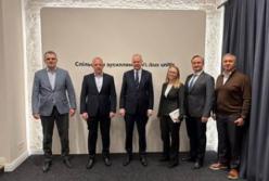 Меморіальну дошку консулу Фрітцу Шелльгорну відкрили у Чернівцях: його дії врятували тисячі євреїв