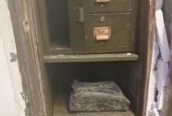 В закрытом полвека назад сейфе обнаружили бесценные документы