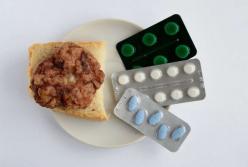 Медики объяснили, какие продукты категорически нельзя совмещать с лекарствами