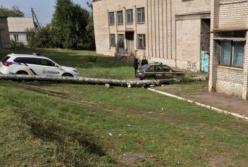 На Днепропетровщине 18-летний парень тяжело ранил полицейского