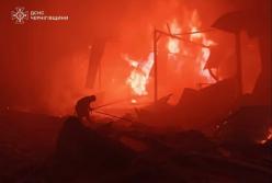 Російські війська обстріляли Чернігівщину: загорівся ангар із картоплею