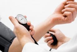 Медики назвали продукты, которые нельзя есть гипертоникам