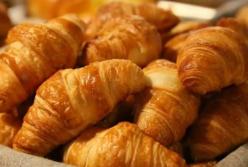 Названы вредные свойства свежей выпечки