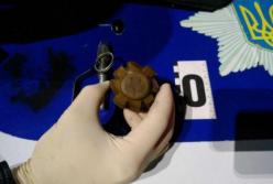 В Одесской области пьяный мужчина пришел на АЗС с гранатой в кармане