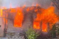 Росія атакувала Херсон, скинувши 15 авіабомб (фото, відео)