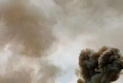 Прямий приліт "Іскандера" у будинок в Кривому Розі: пожежа більшає, є постраждалі (відео)