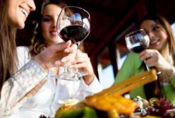 Медики рассказали, как алкоголь влияет на вес