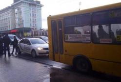 В Ровно подросток угнал маршрутку с пассажирами и катался по городу