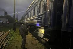 На Івано-Франківщині замінували потяг, залізничний рух призупиняли 