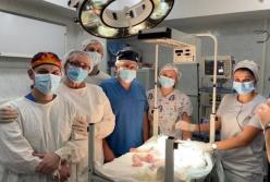 В Украине впервые удалили гигантскую опухоль на голове у младенца (фото)