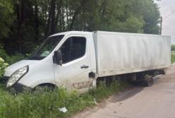 На прикордонні Чернігівщини росіяни вдарили дроном по автівці, що розвозила хліб