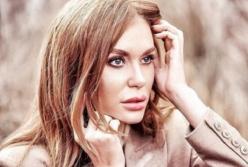 Слава Каминская показала, как входит в наркоз на операционном столе (видео)