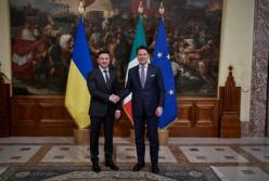 Зеленский в Италии призвал закрыть офисы "ЛДНР"