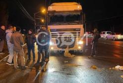 В Кривом Роге мать с 5-летним сыном попали под колеса буса и фуры