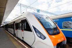 Украинцам будет доступно больше билетов на поезда