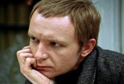 Умер звезда фильмов "Ирония судьбы" и "Служебный роман"