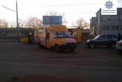 В Николаеве пьяный водитель маршрутки устроил ДТП с троллейбусом (фото)