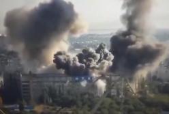 Військові РФ випустили по Миколаєву 10 ракет, які розгатили два найбільші університети міста: перші фото та відео
