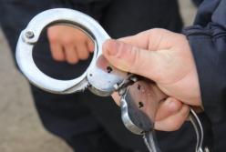 В Киеве арестовали мужчину, который пытался изнасиловать и убить 19-летнюю девушку