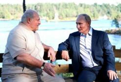 Лукашенко на Валдаї вже третій день: стало відомо, чому його утримує Путін