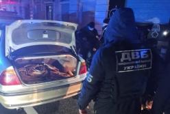 В Харькове полицейские попались на краже кабеля спецсвязи (фото)
