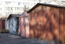 В Киеве возле гаражей нашли мертвую девушку (фото)