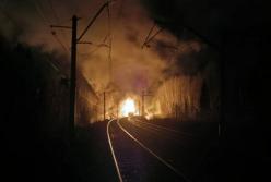 Аж цистени злетіли в повітря: біля Пермі вuбухнув потяг з пальним (відео)