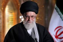 "Тіло витягнуто з руїн палацу": виступ Хаменеї скасовано, його то оживляють, то вбивають