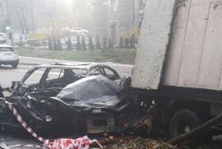 В Киеве пьяная девушка на авто врезалась в грузовик (фото)