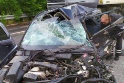 На Харьковщине произошло тройное ДТП с автобусом, есть погибшие (фото)