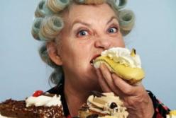 Диетолог назвала способы справиться с ночным обжорством