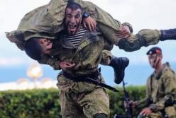 Штурмовики в шльопанцях і без броніків: військовий розповів про ситуацію на фронті