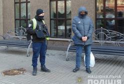 В Киеве мошенник выманил у женщины 7 тысяч долларов (фото)