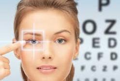Врачи назвали продукты, которые портят и улучшают зрение