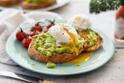 Диетолог рассказала о полезных вариантах завтраков для худеющих