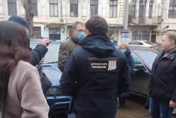 В Одессе на взятке задержали чиновницу миграционной службы