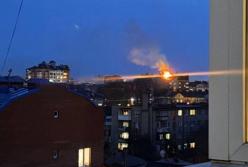 Біля вокзалу в Івано-Франківську стався теракт: є загиблий та важкі постраждалі, горить будинок (фото, відео)