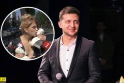 Зеленский в гипсе: фанатка сделала Президенту неожиданный подарок