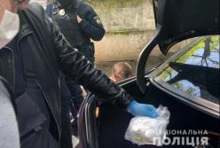 Правоохранители задержали киевлянина с кокаином на 2 миллиона гривен (фото)