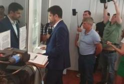 Партия "Слуга народа" пожаловалась в правоохранительные органы на кандидатов-"клонов"