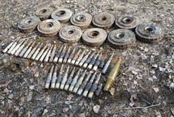 На Луганщине нашли тайники с противотанковыми минами и снарядами (фото)