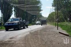 ЗСУ посилюють захист логістичних шляхів від FPV-дронів: встановлено 1300 км протидронових загороджень