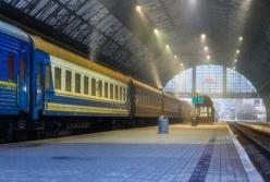 УЗ запустит дополнительные поезда к 8 марта