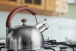 Медики рассказали, чем опасно повторное кипячение воды